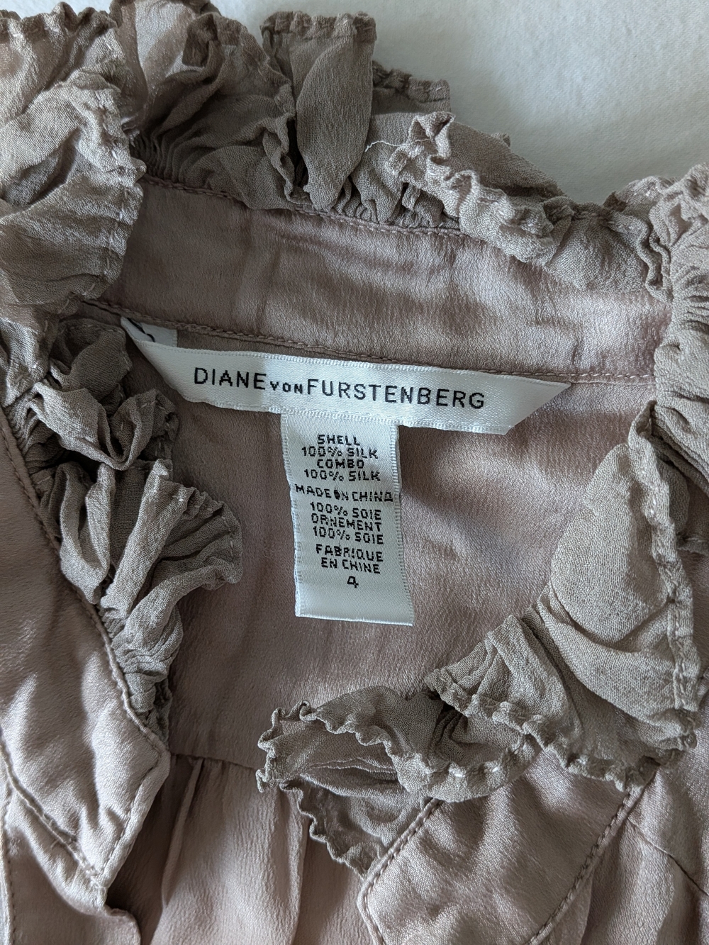Diane von Furstenberg DVF 100% Silk Ruffle Blouse Taupe Size 4 - Picture 4 of 7